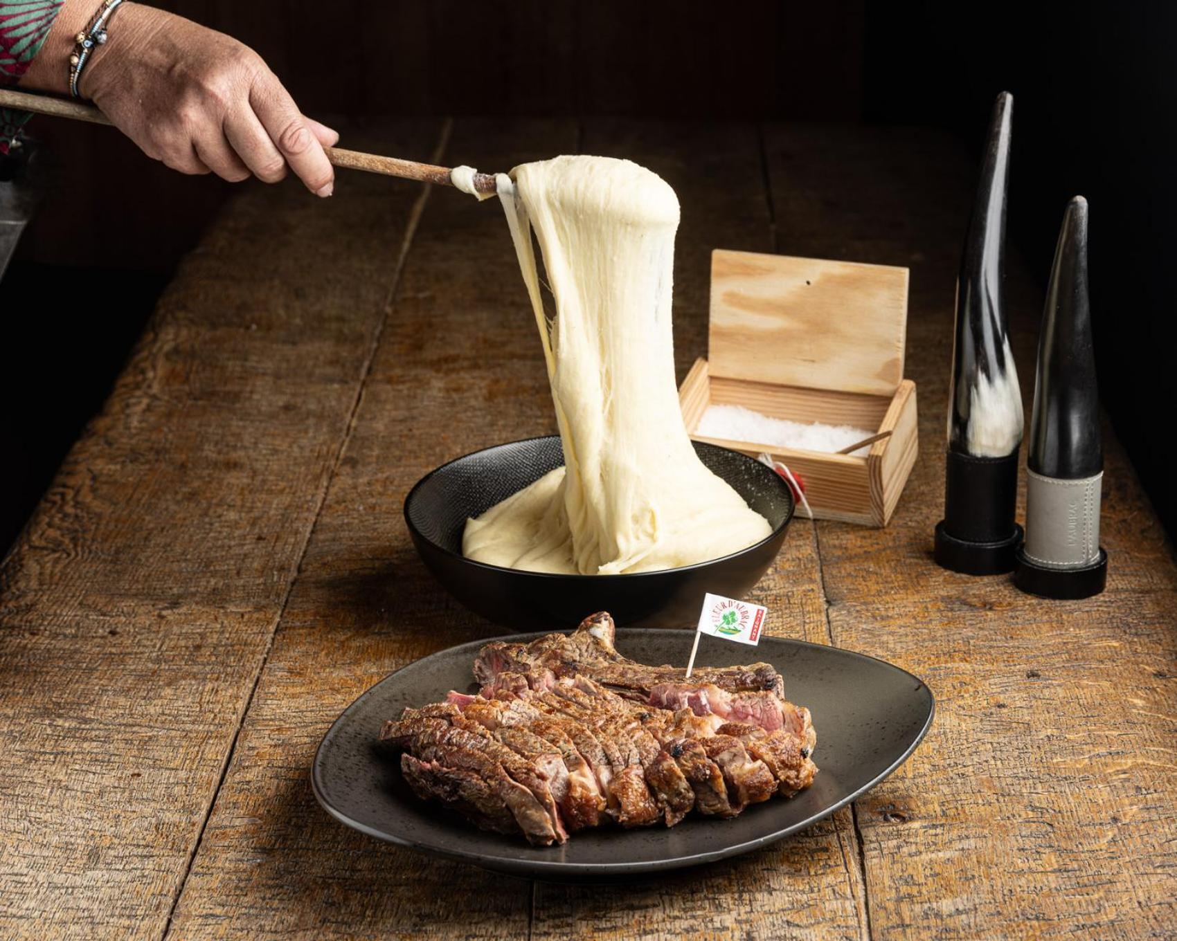 Hotel-Restaurant Logis L'Aubrac 라귀올르 외부 사진