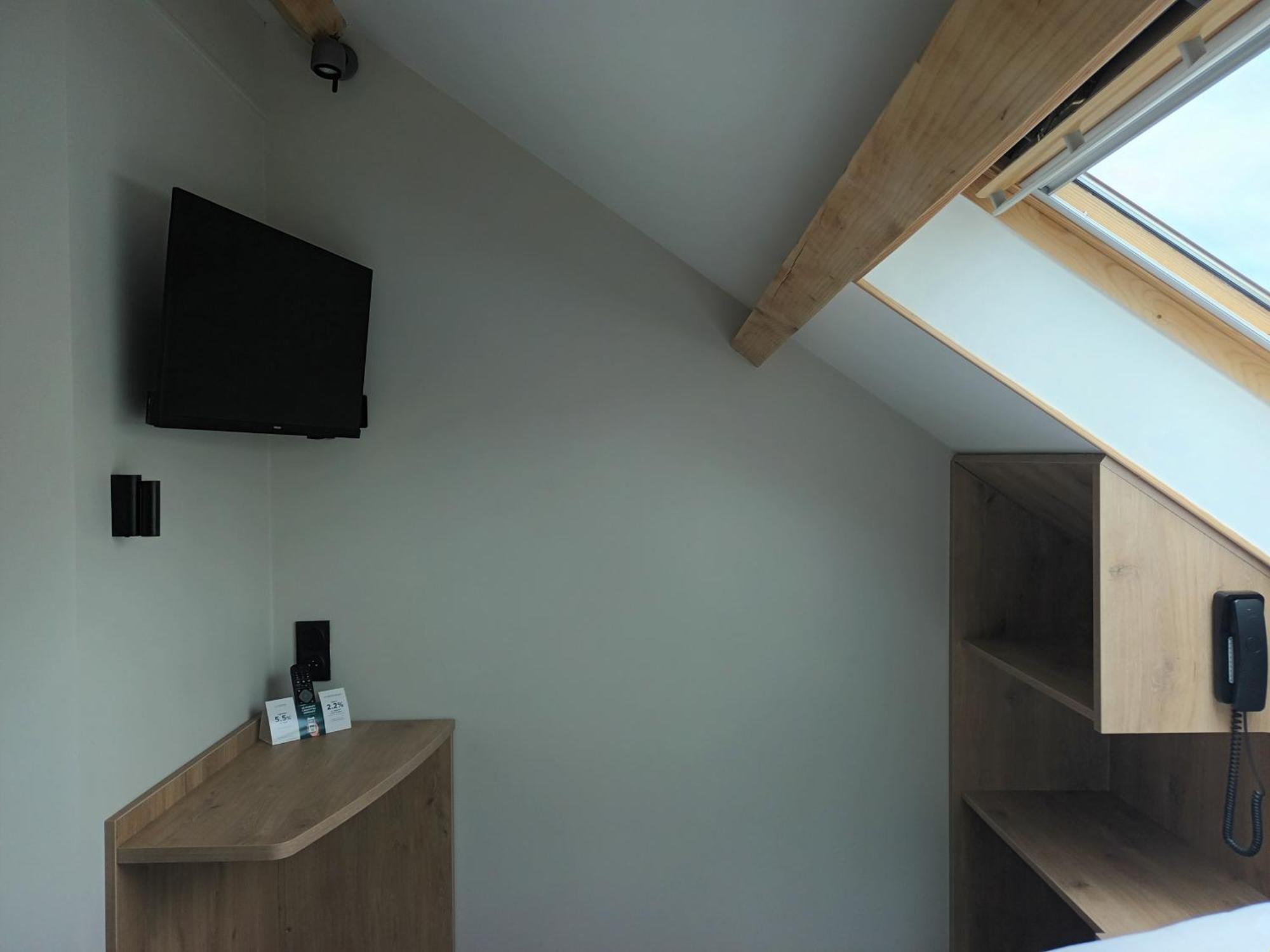Hotel-Restaurant Logis L'Aubrac 라귀올르 객실 사진