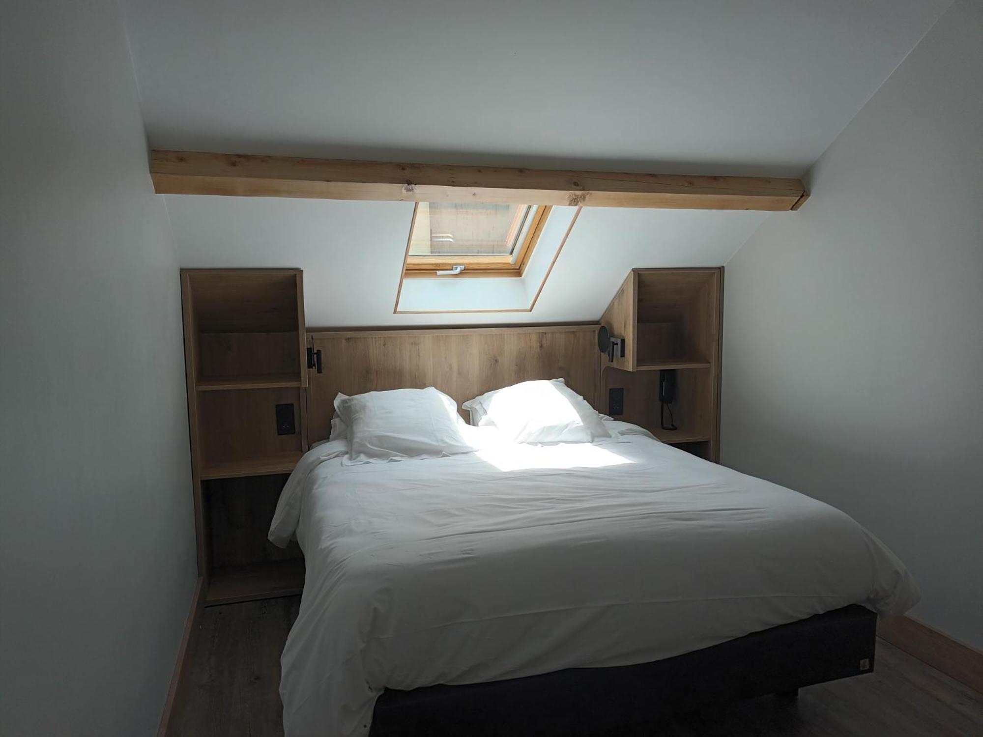 Hotel-Restaurant Logis L'Aubrac 라귀올르 객실 사진