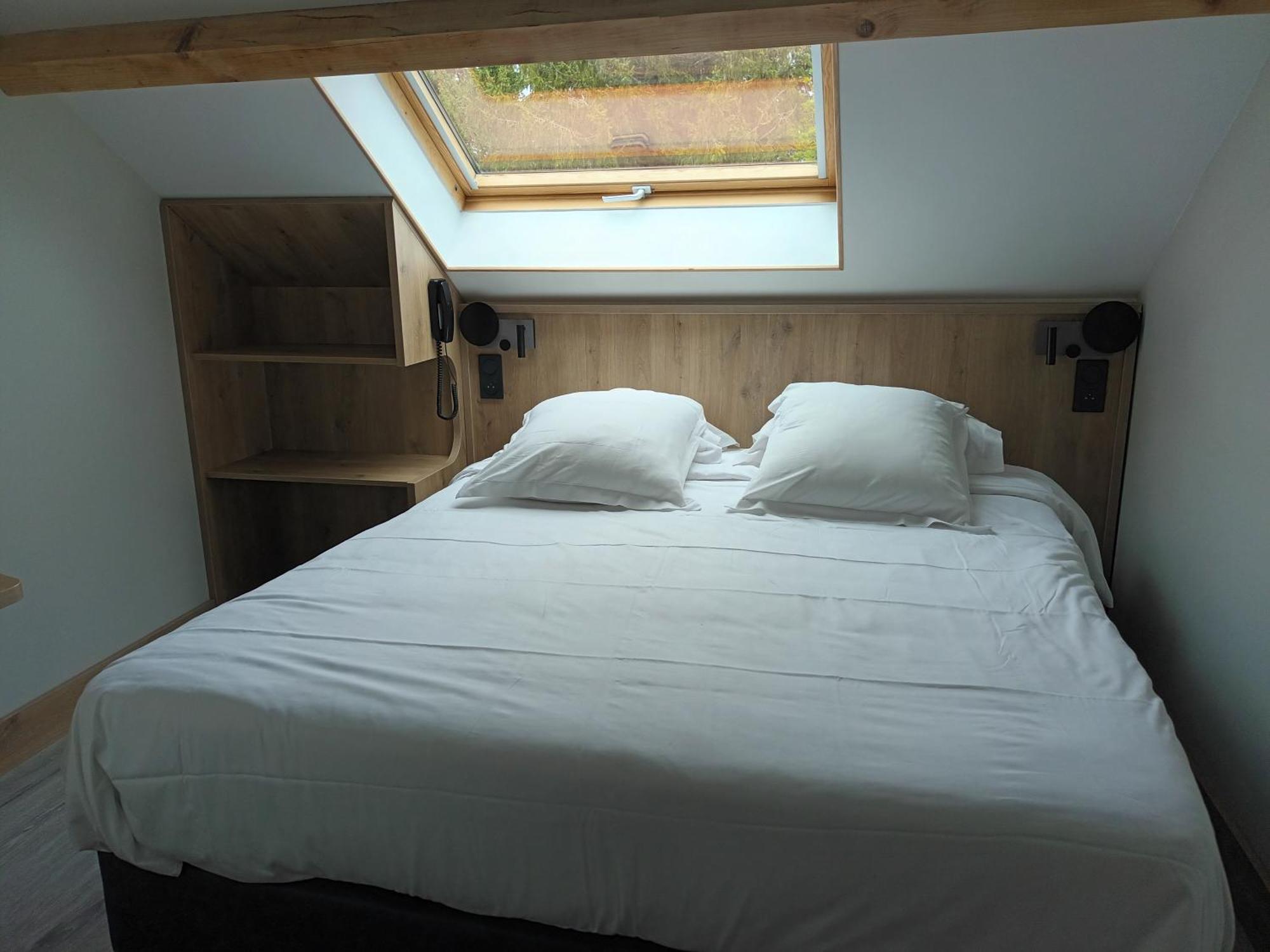 Hotel-Restaurant Logis L'Aubrac 라귀올르 객실 사진